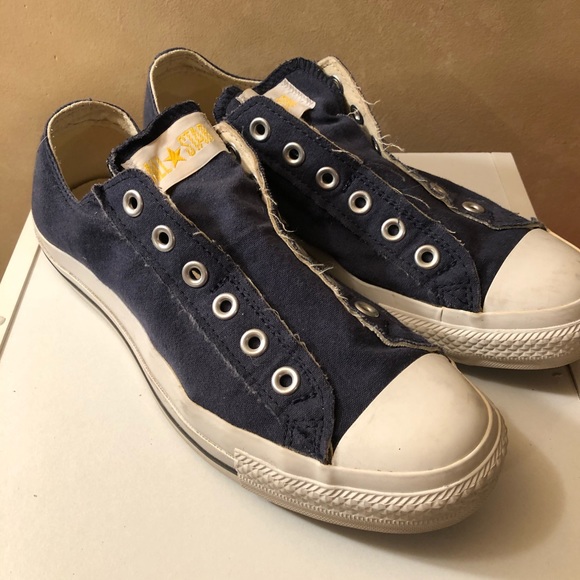 blue laceless converse